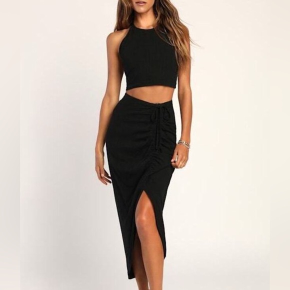 Dresses & Skirts - Lulus Black NWOT two piece scrunched skirt set Sz L